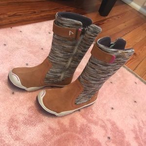 Girls Plae Winter Boots Size 10